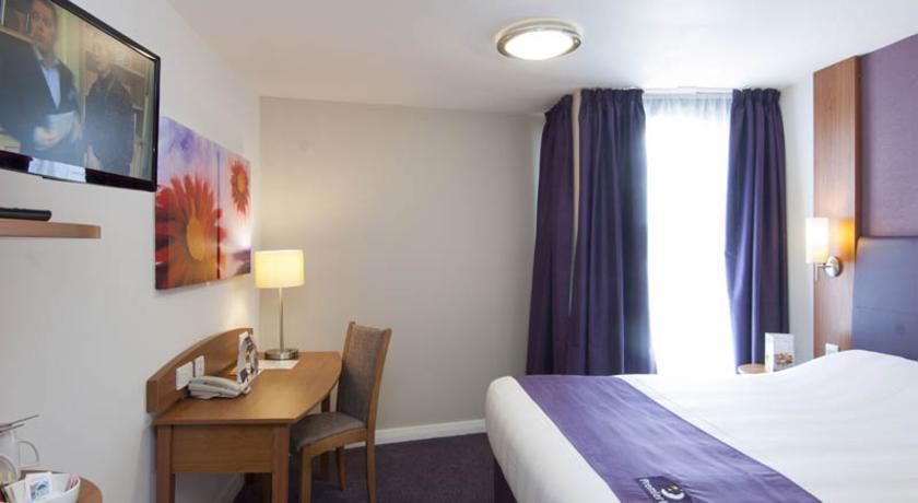 Premier Inn St. Albans/Bricket Wood Room photo