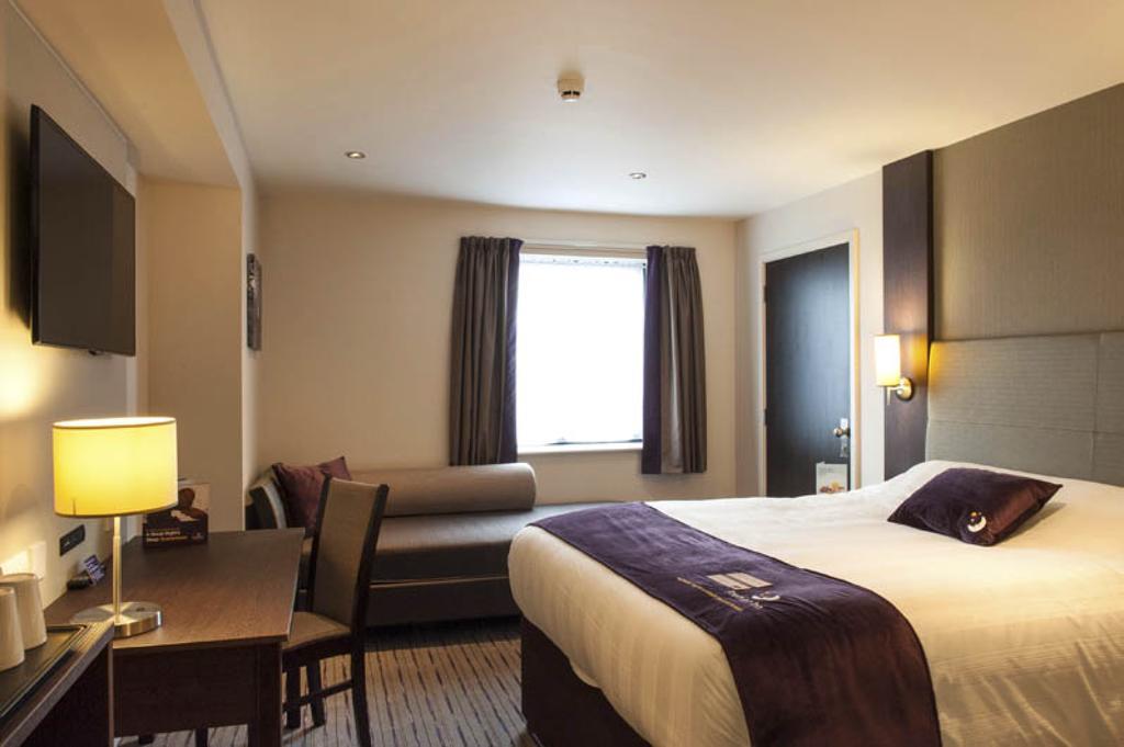 Premier Inn St. Albans/Bricket Wood Room photo