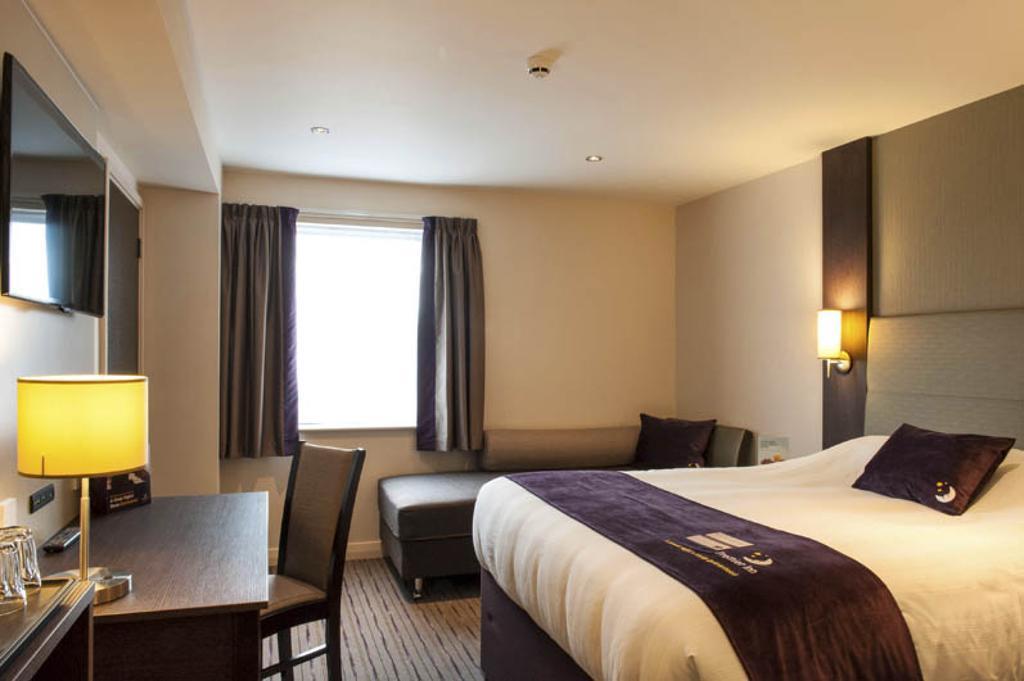 Premier Inn St. Albans/Bricket Wood Room photo