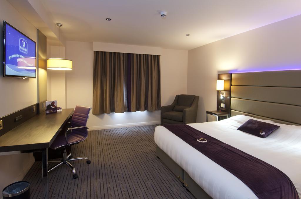 Premier Inn St. Albans/Bricket Wood Room photo