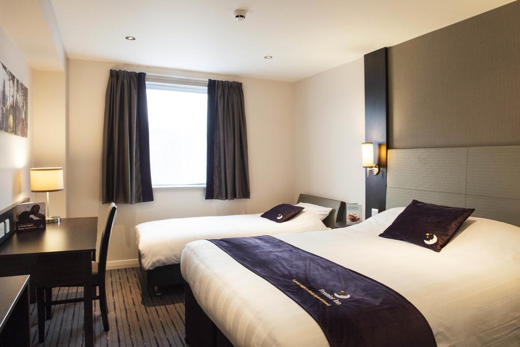 Premier Inn St. Albans/Bricket Wood Room photo