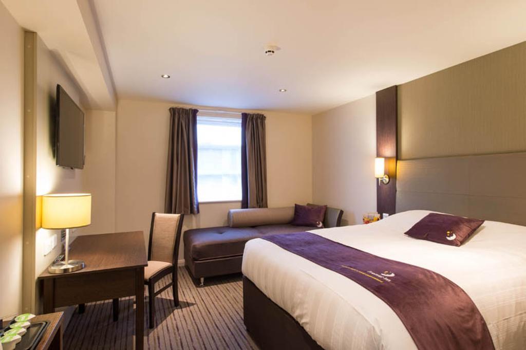 Premier Inn St. Albans/Bricket Wood Room photo